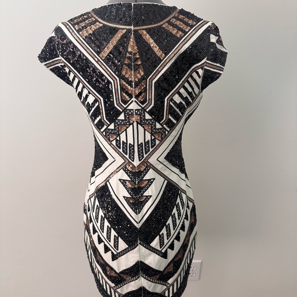 Express Dress White Black Gold Sequin Aztec Deco Geometric size M - Picture 4 of 8